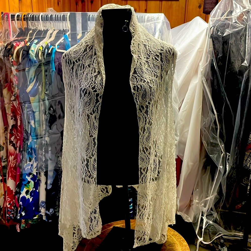 Lace hi-low cardigan style cover